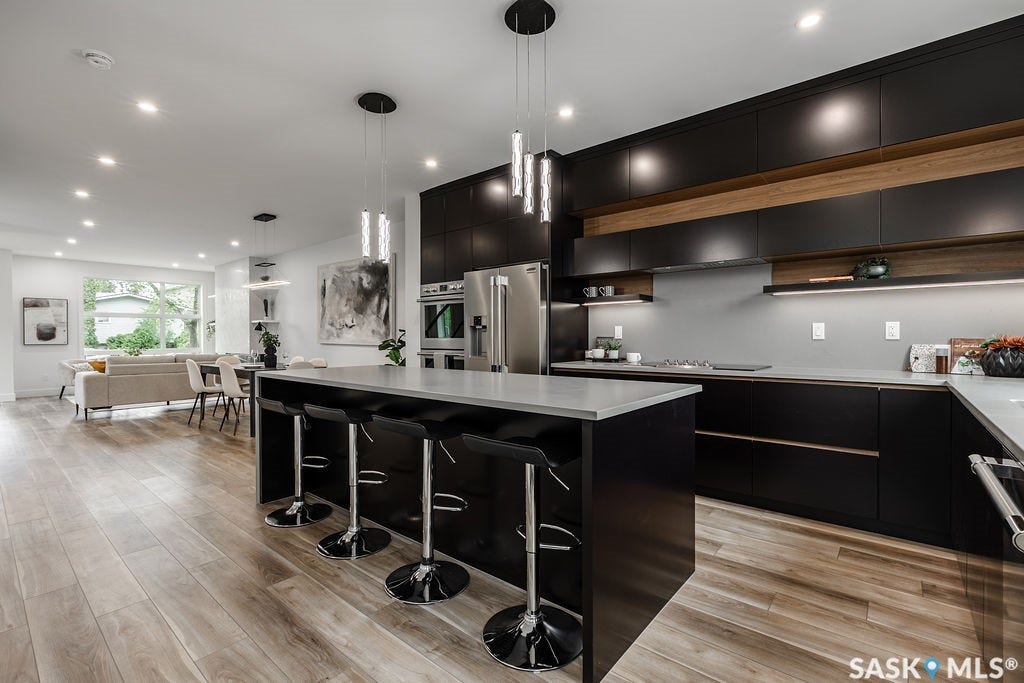 1139 13th Street E, Saskatoon SK S7H 0B8
