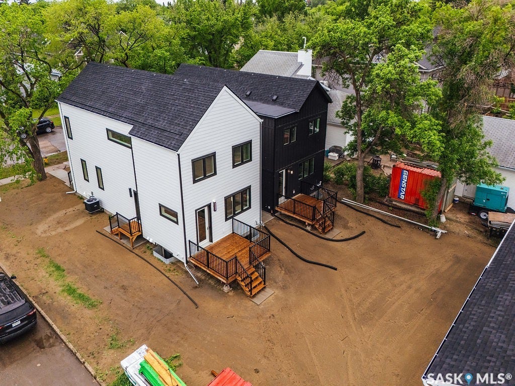 1139 13th Street E, Saskatoon SK S7H 0B8