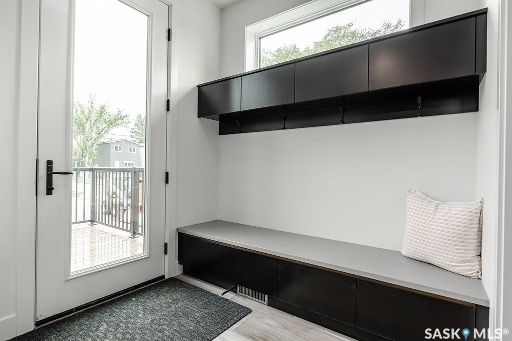 1139 13th Street E, Saskatoon SK S7H 0B8