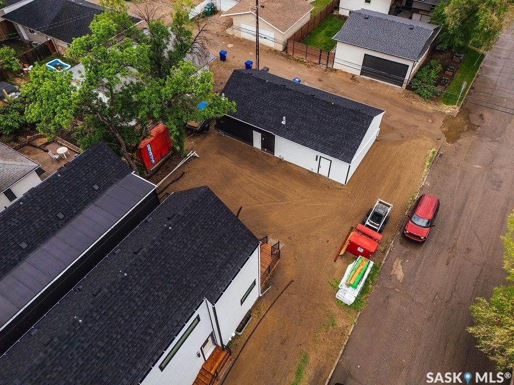 1139 13th Street E, Saskatoon SK S7H 0B8
