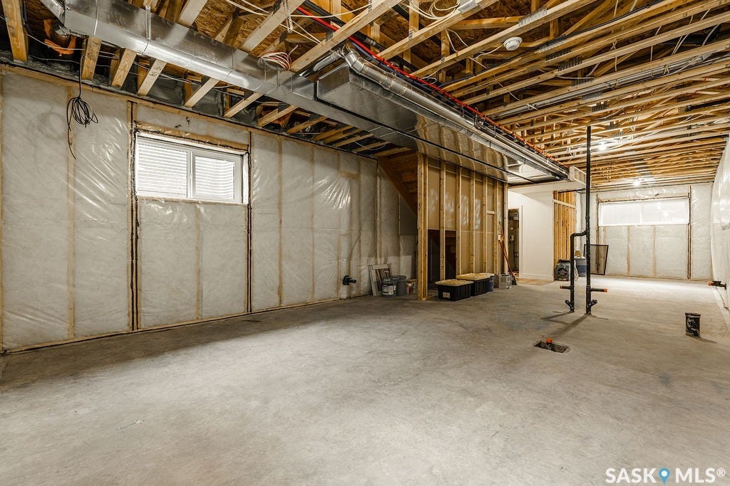 1139 13th Street E, Saskatoon SK S7H 0B8