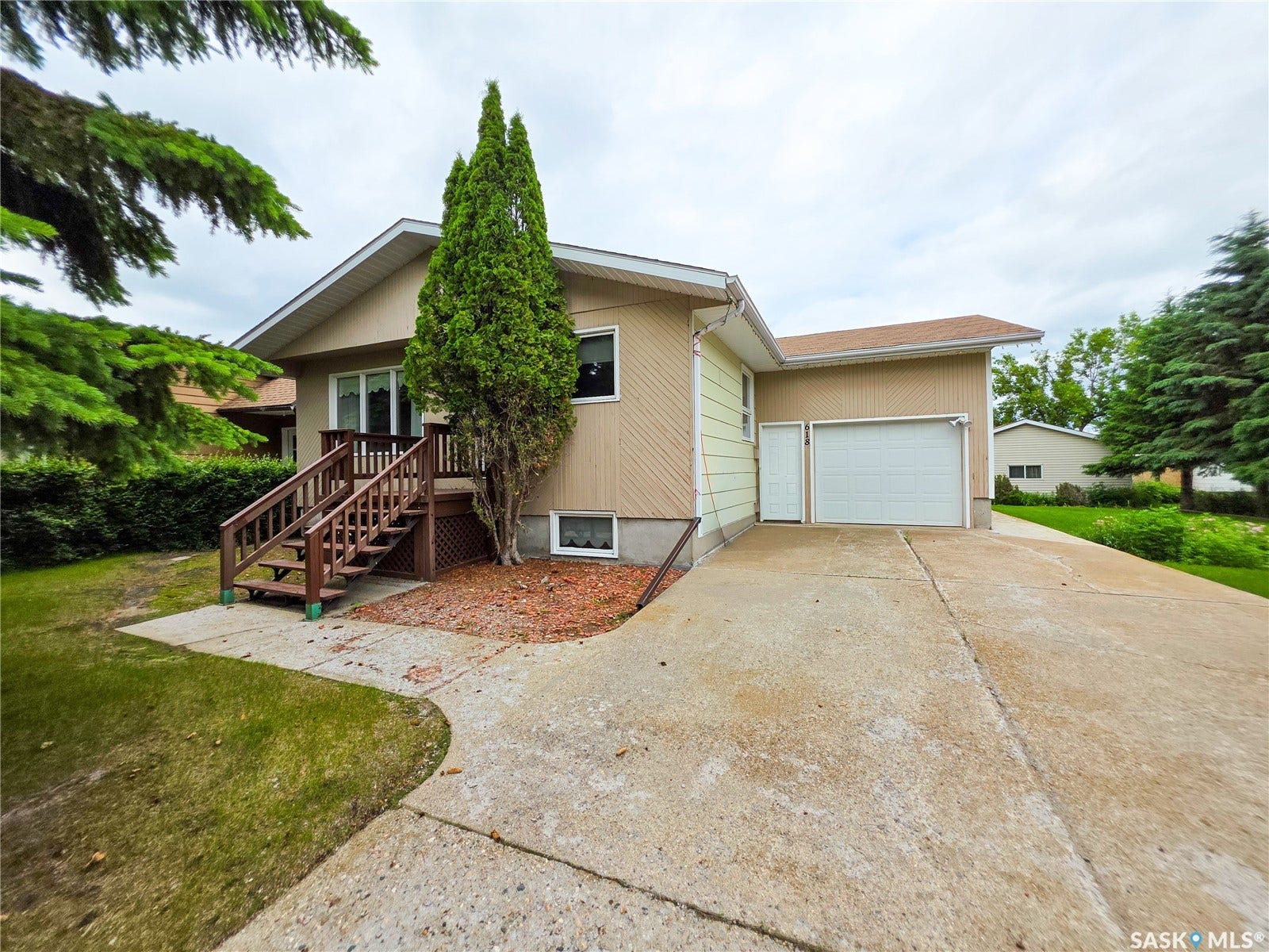 618 4th Avenue W, Melville SK S0A 2P0