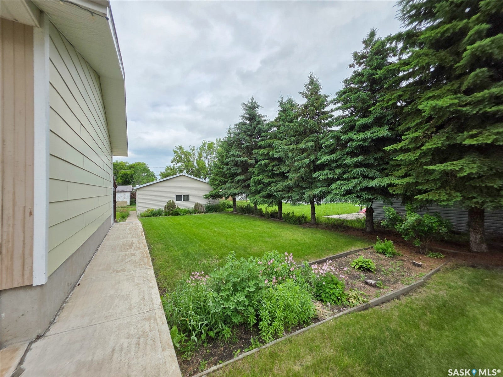 618 4th Avenue W, Melville SK S0A 2P0