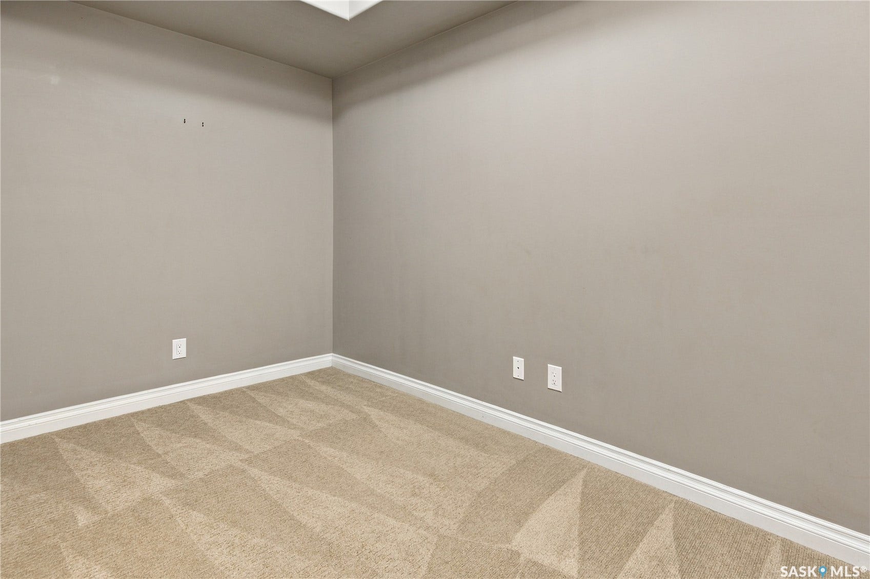 423 Nelson Road, #107, Saskatoon SK S7S 1P2