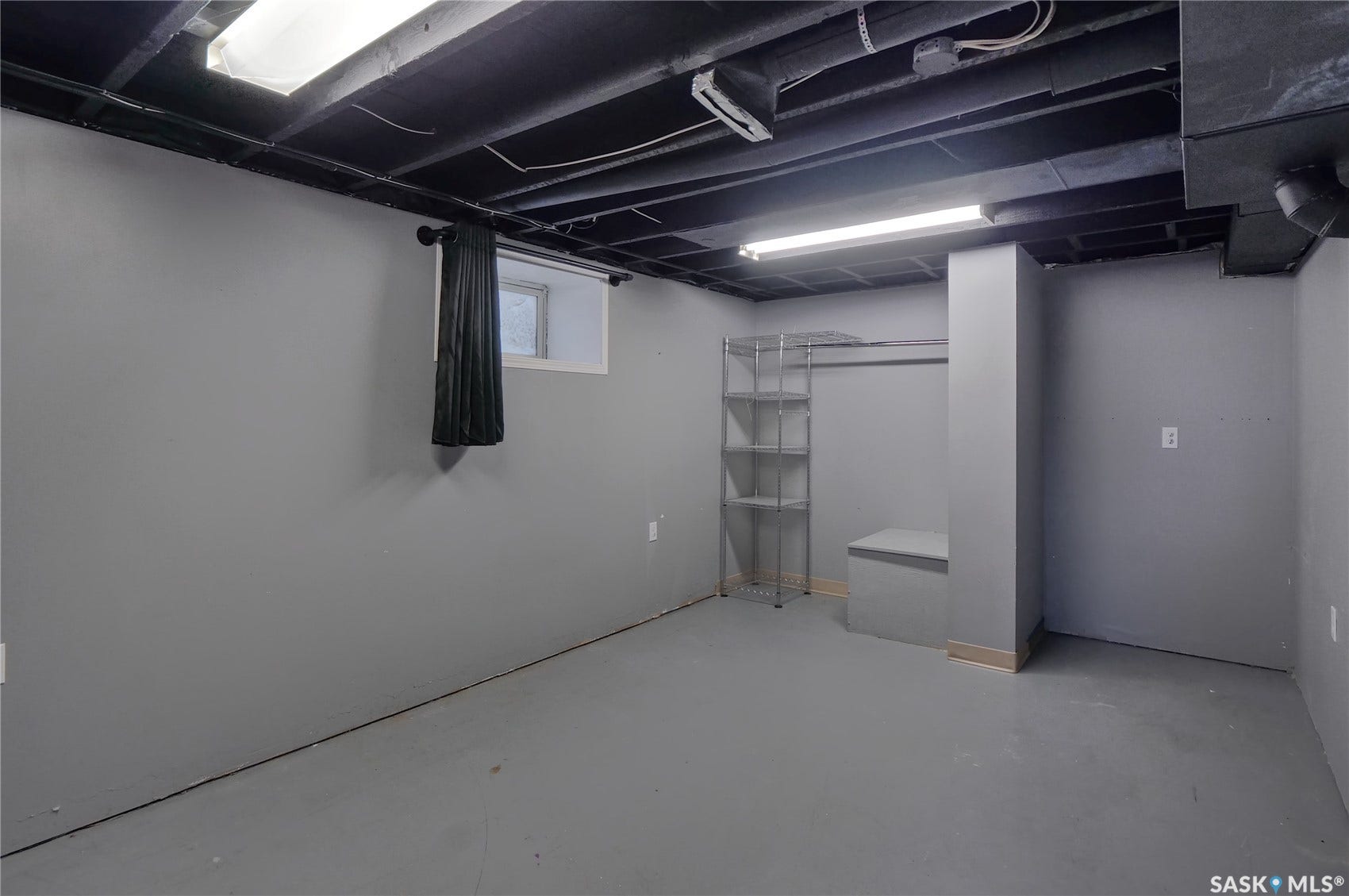 1042 Algoma Avenue, Moose Jaw SK S6H 3Z5