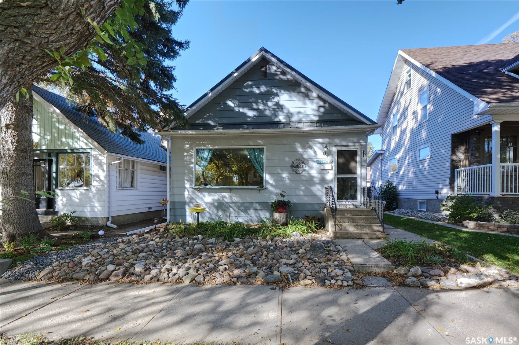 1042 Algoma Avenue, Moose Jaw SK S6H 3Z5