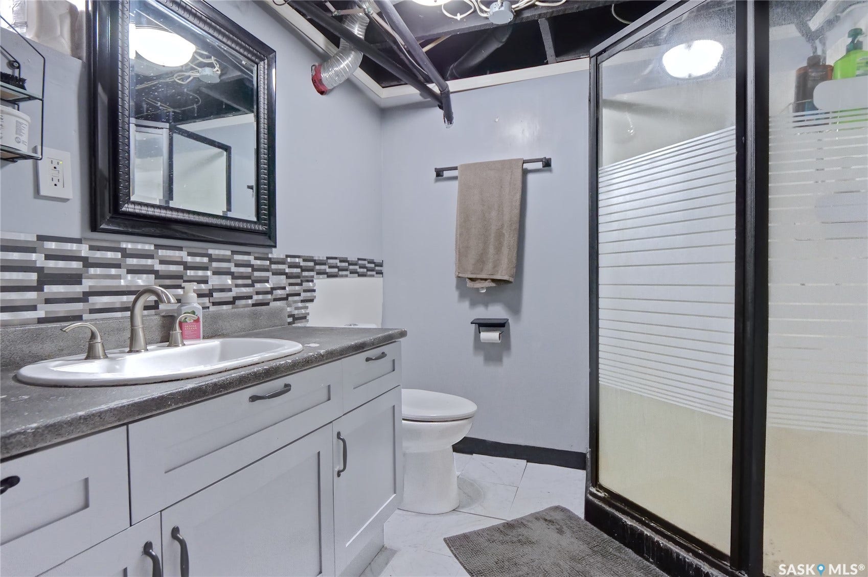 1042 Algoma Avenue, Moose Jaw SK S6H 3Z5