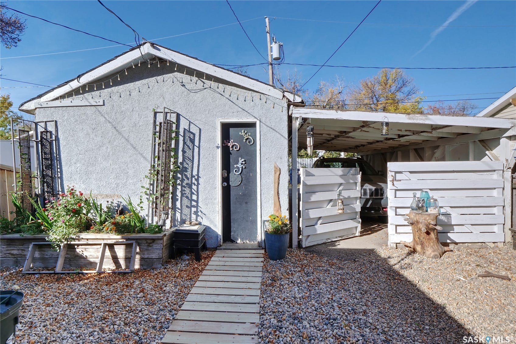 1042 Algoma Avenue, Moose Jaw SK S6H 3Z5
