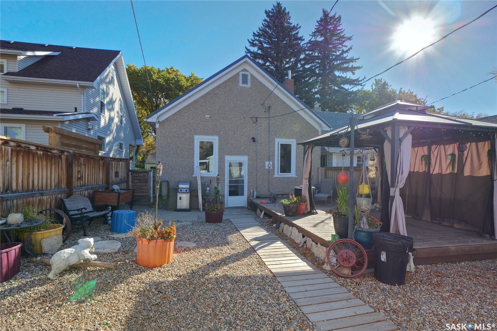 1042 Algoma Avenue, Moose Jaw SK S6H 3Z5