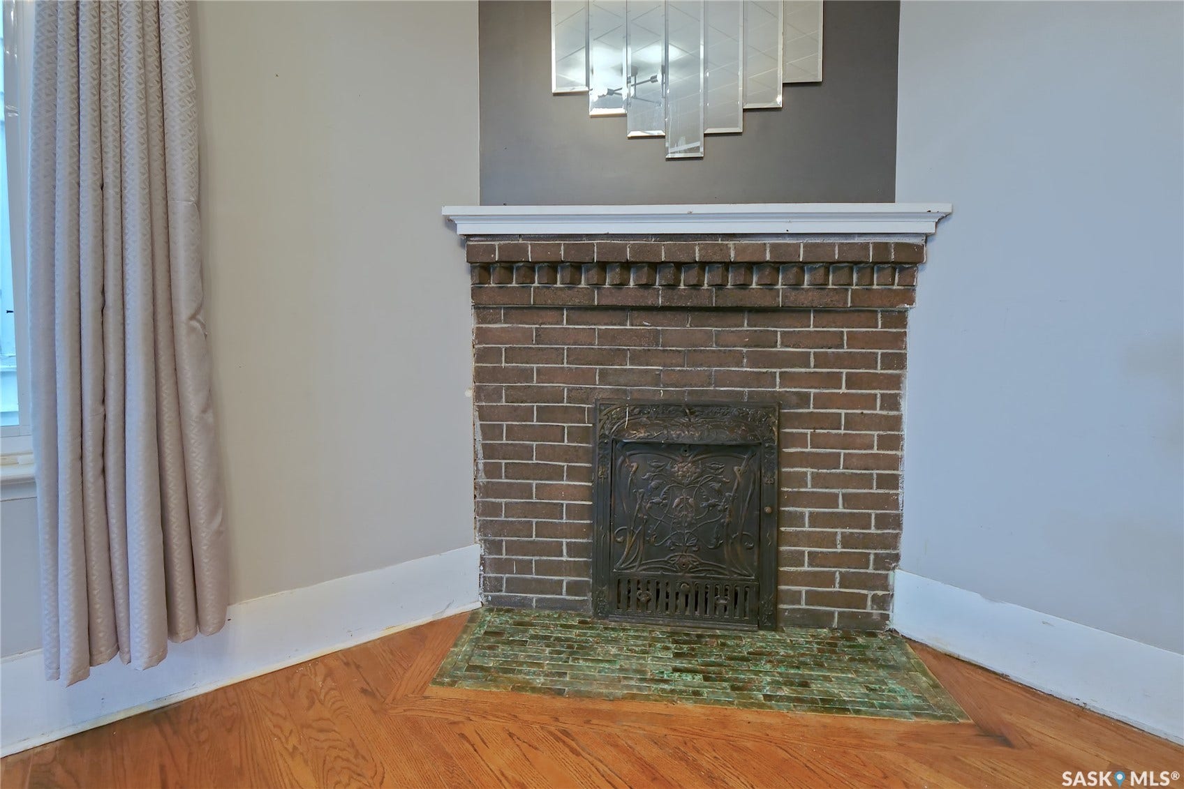 1042 Algoma Avenue, Moose Jaw SK S6H 3Z5