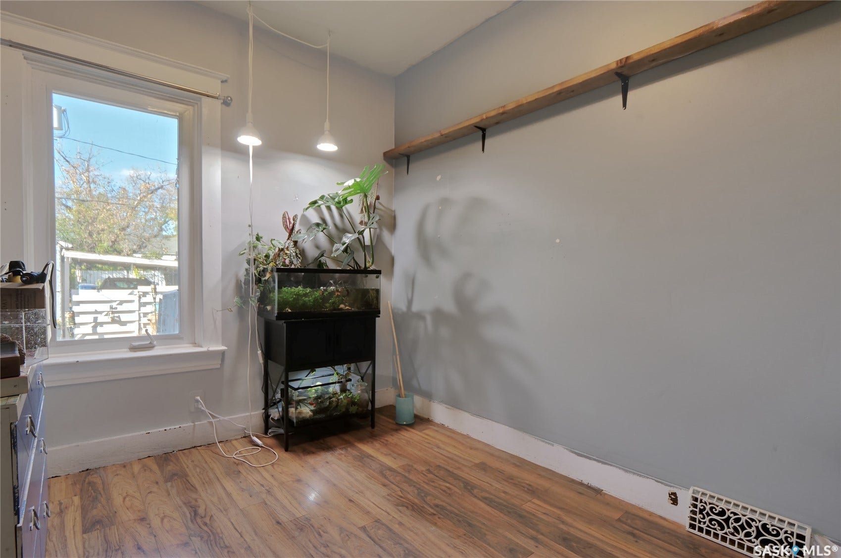 1042 Algoma Avenue, Moose Jaw SK S6H 3Z5