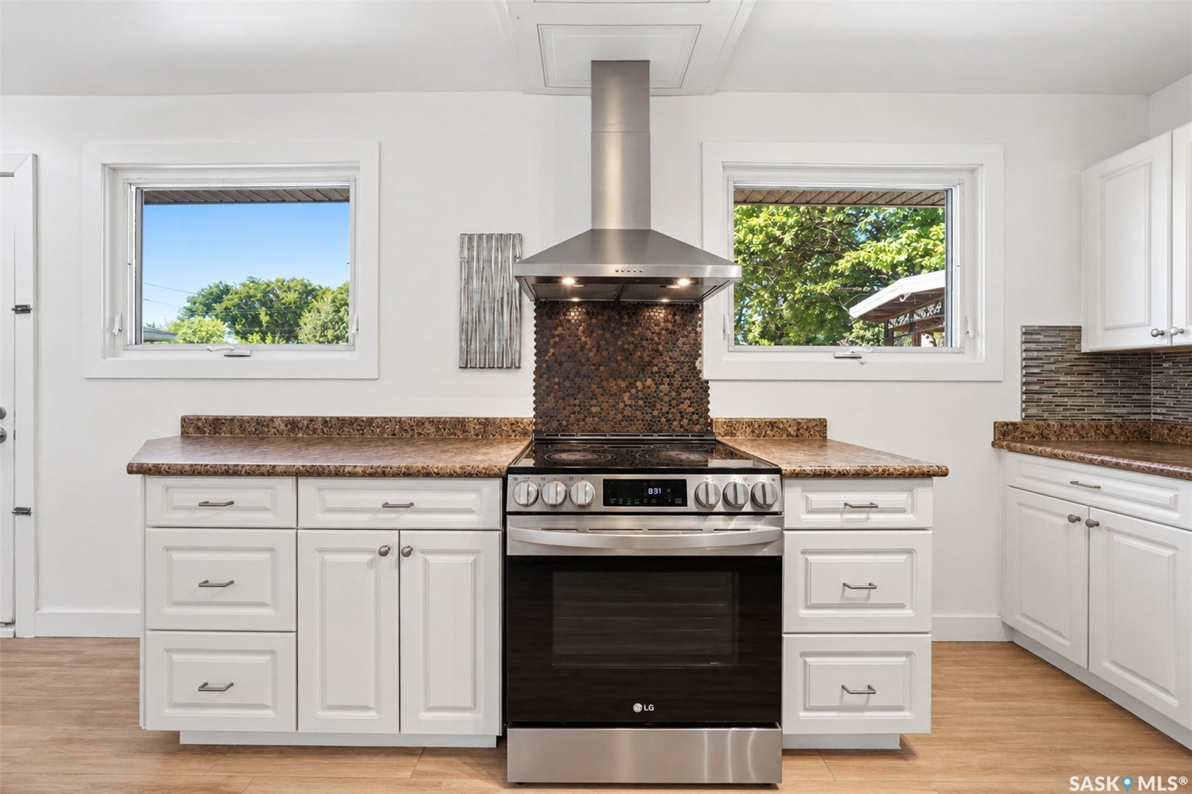 405 W Avenue N, Saskatoon SK S7L 3G9