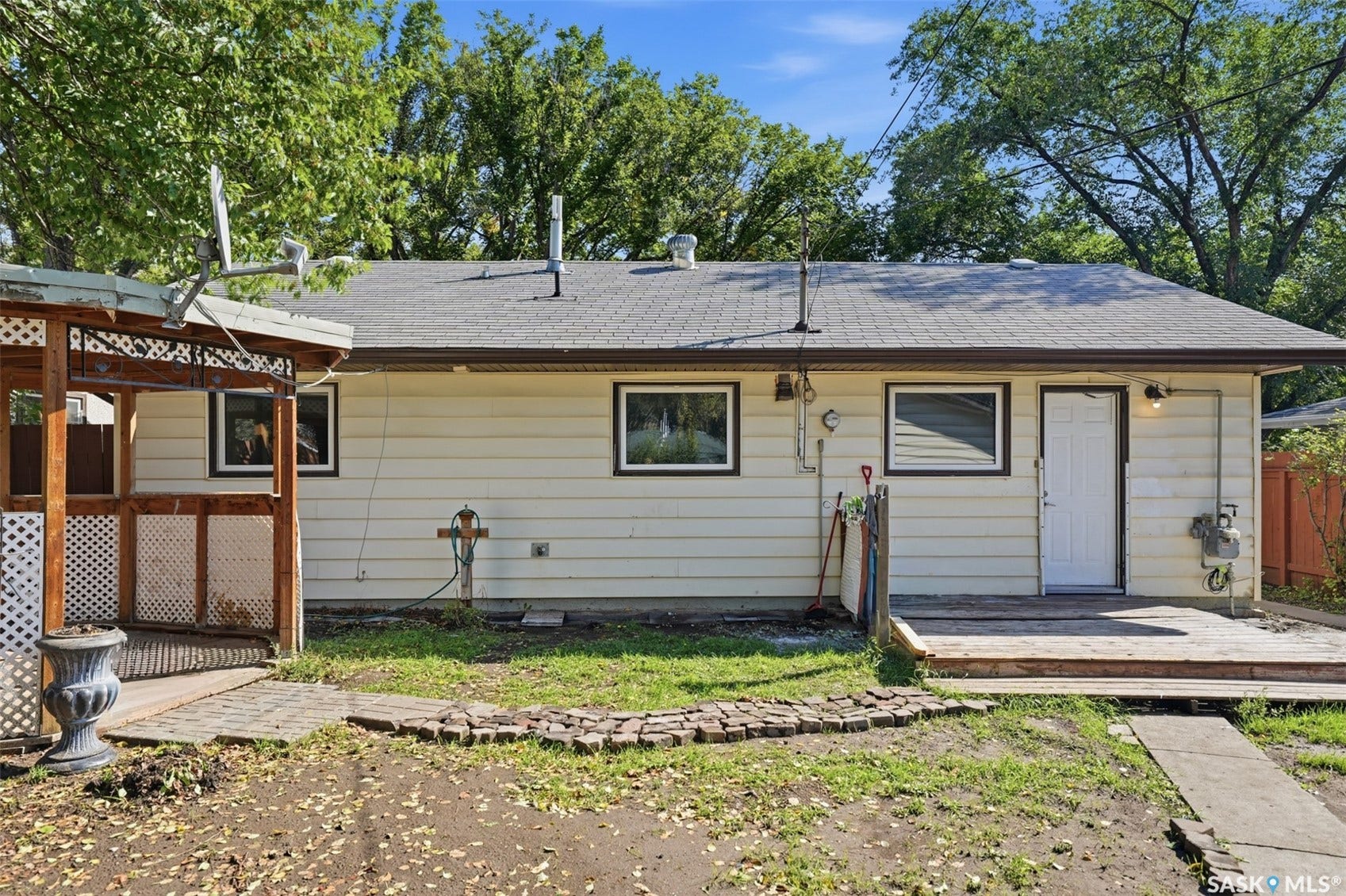 405 W Avenue N, Saskatoon SK S7L 3G9