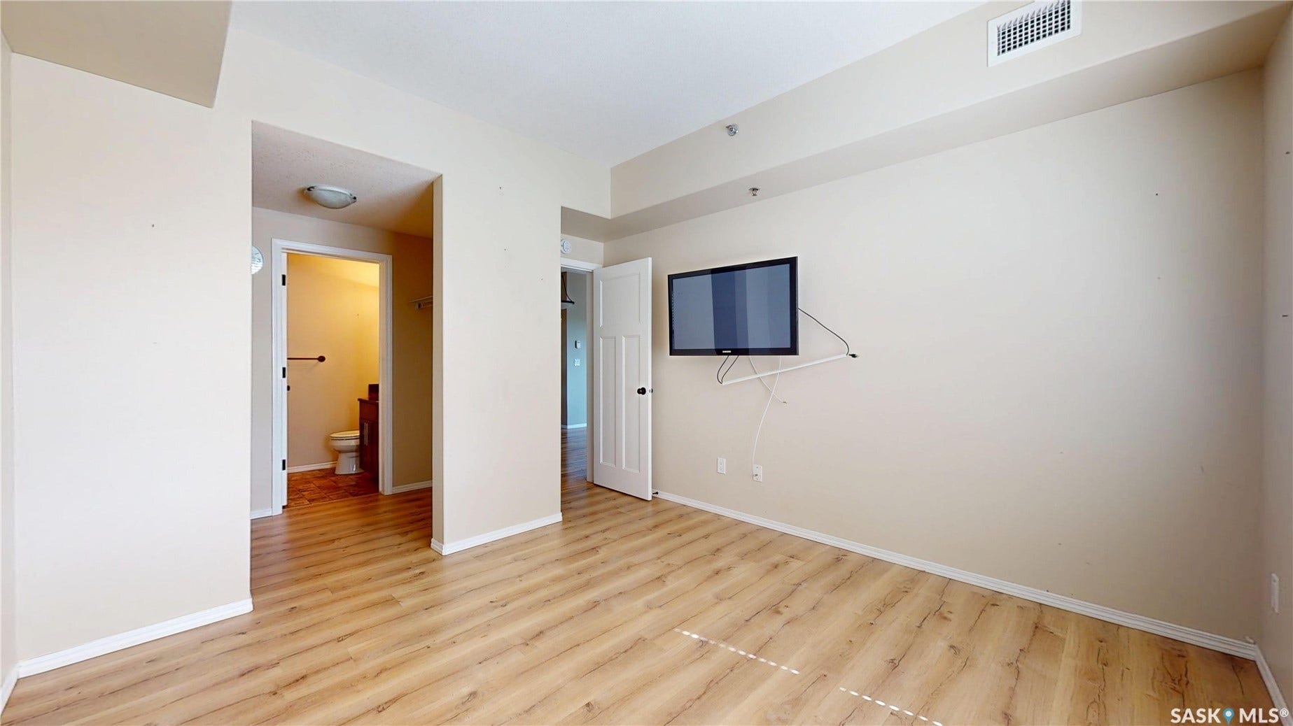 1220 Blackfoot Drive, #415, Regina SK S4S 6T2 View to walk through closet and 4 pce ensuite bath