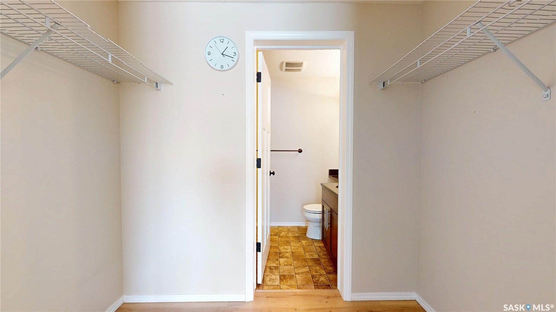 1220 Blackfoot Drive, #415, Regina SK S4S 6T2 Lots of room in the closet