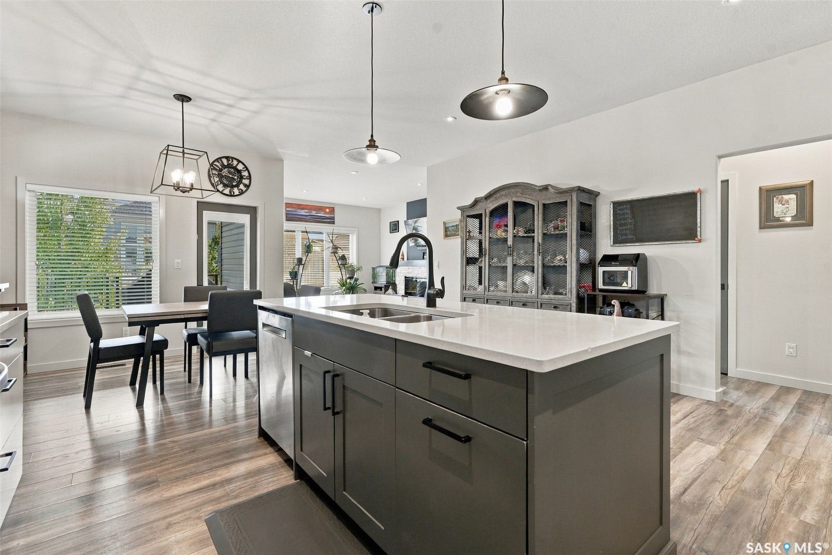 1119 Pringle Way, Saskatoon SK S7T 0V4