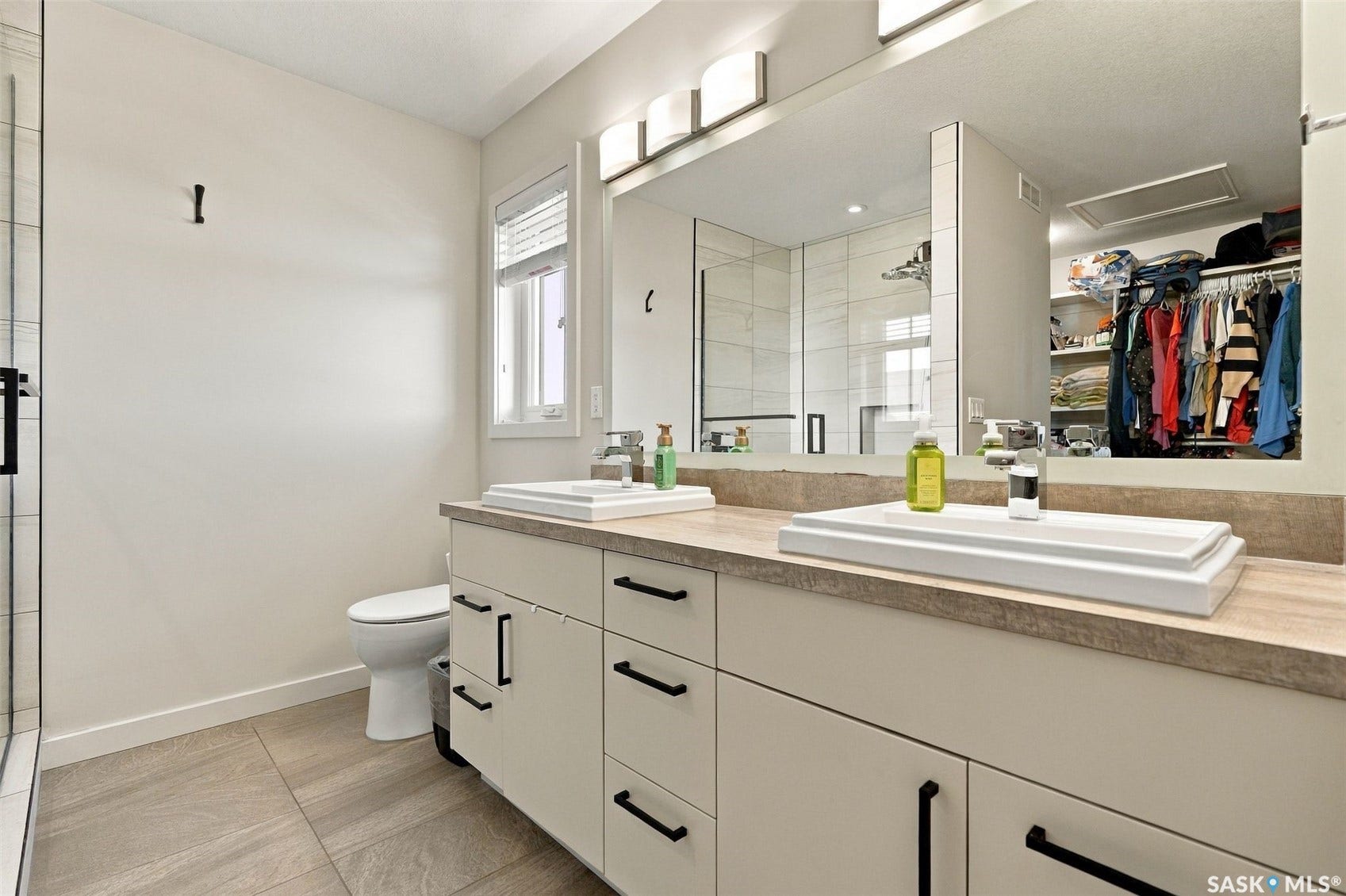 1119 Pringle Way, Saskatoon SK S7T 0V4