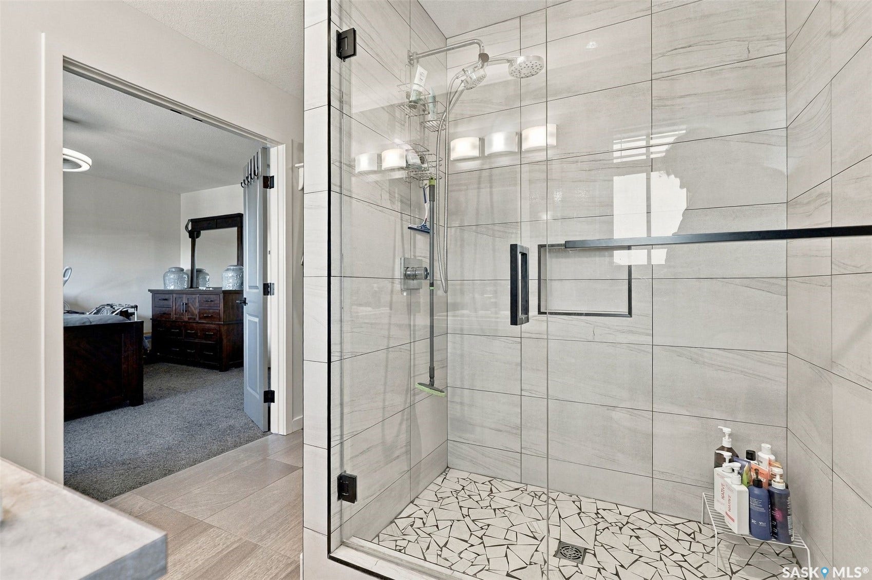 1119 Pringle Way, Saskatoon SK S7T 0V4