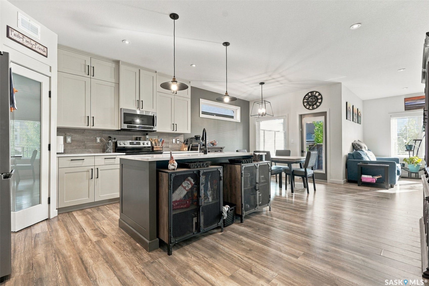 1119 Pringle Way, Saskatoon SK S7T 0V4