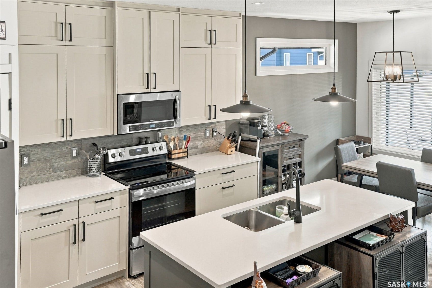 1119 Pringle Way, Saskatoon SK S7T 0V4