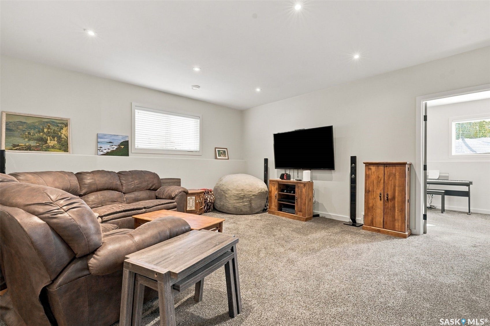 1119 Pringle Way, Saskatoon SK S7T 0V4