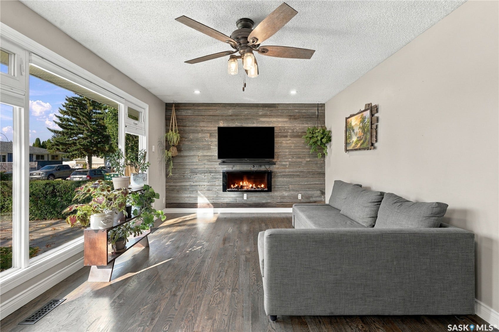 158 Smallwood Crescent, Saskatoon SK S7L 4Z6