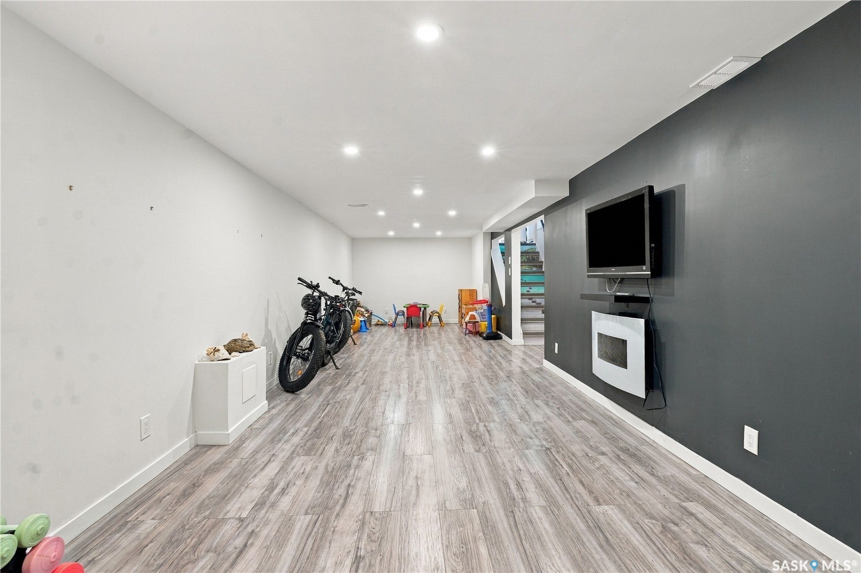 158 Smallwood Crescent, Saskatoon SK S7L 4Z6