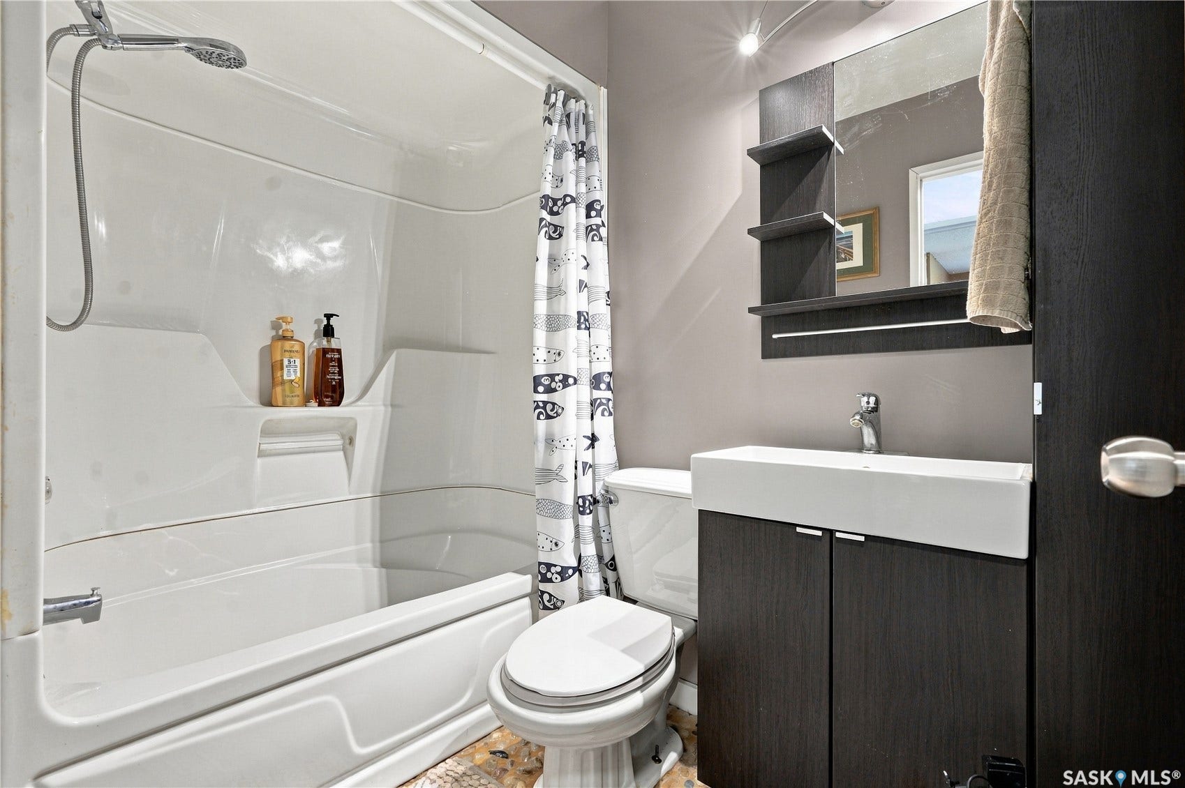 158 Smallwood Crescent, Saskatoon SK S7L 4Z6