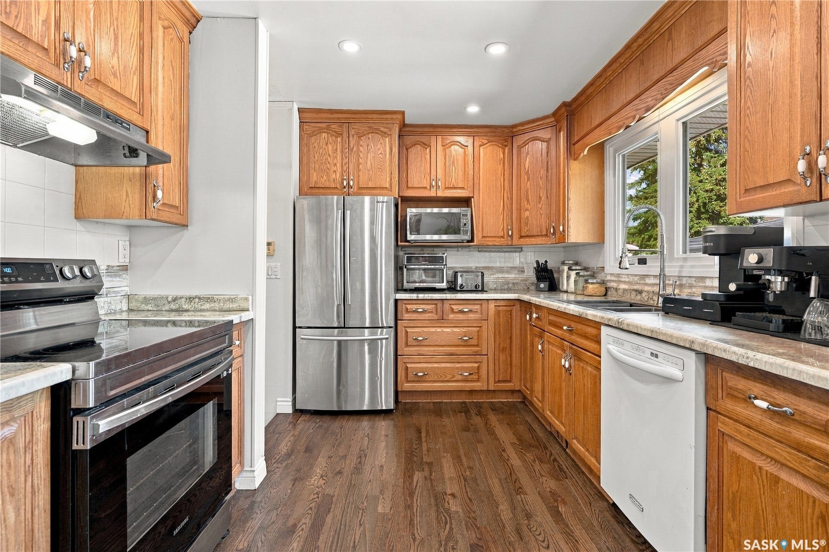 158 Smallwood Crescent, Saskatoon SK S7L 4Z6