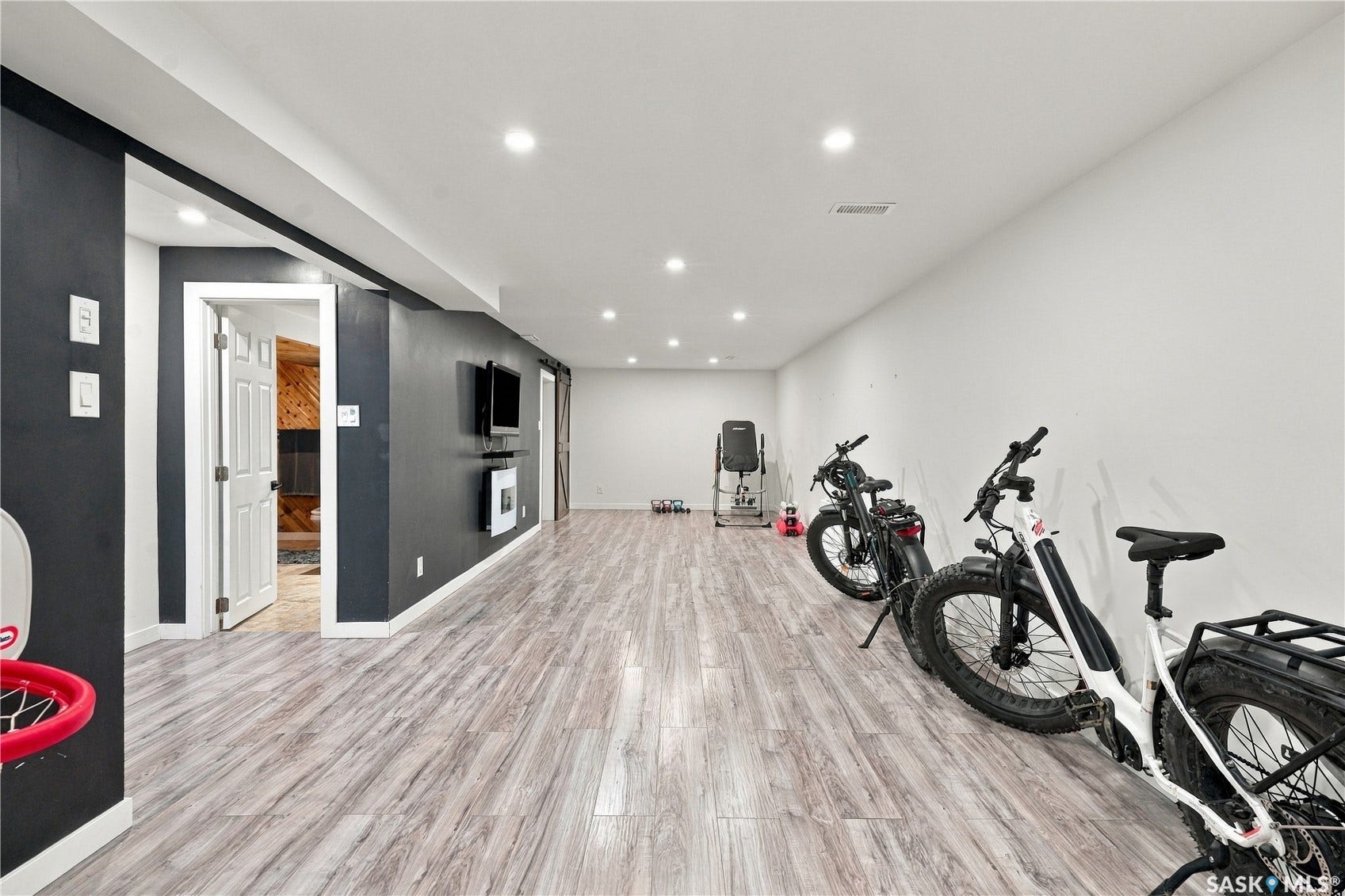 158 Smallwood Crescent, Saskatoon SK S7L 4Z6