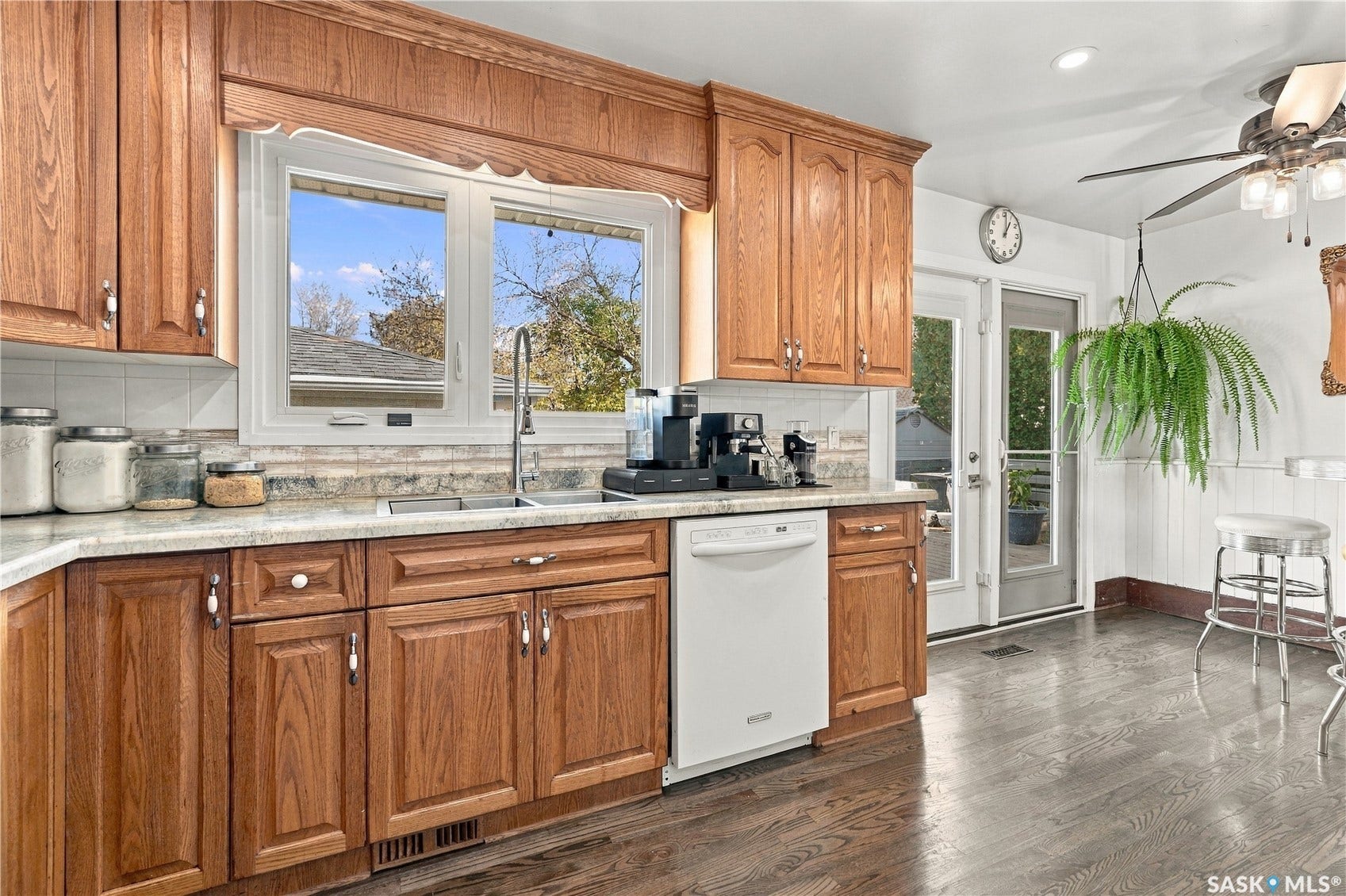 158 Smallwood Crescent, Saskatoon SK S7L 4Z6