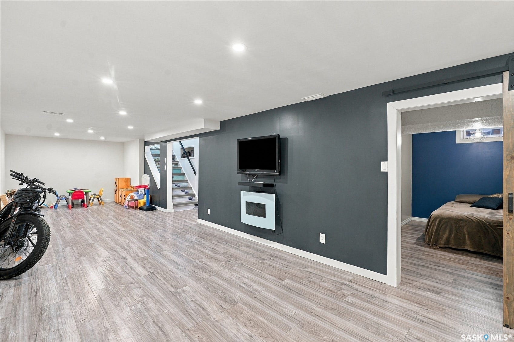 158 Smallwood Crescent, Saskatoon SK S7L 4Z6