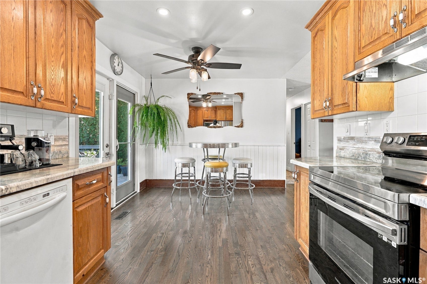 158 Smallwood Crescent, Saskatoon SK S7L 4Z6