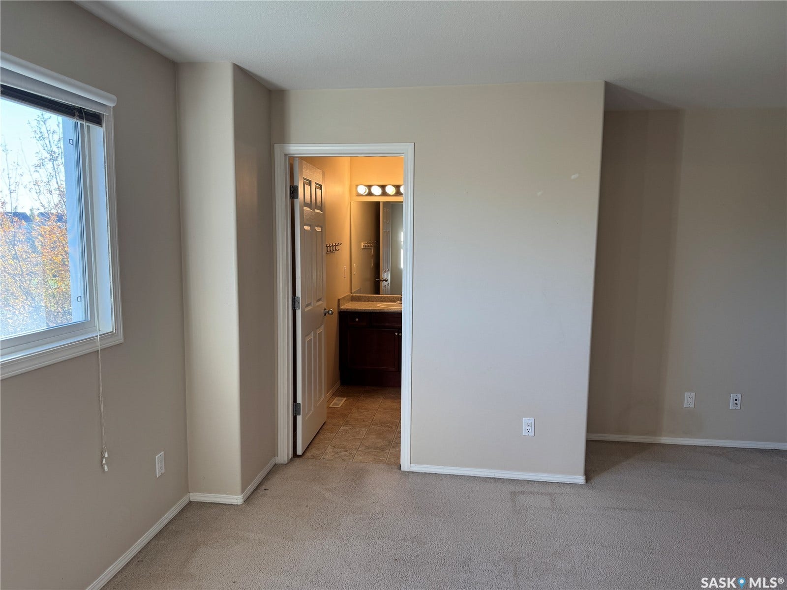 158 East Hampton Boulevard, Saskatoon SK S7R 0A7