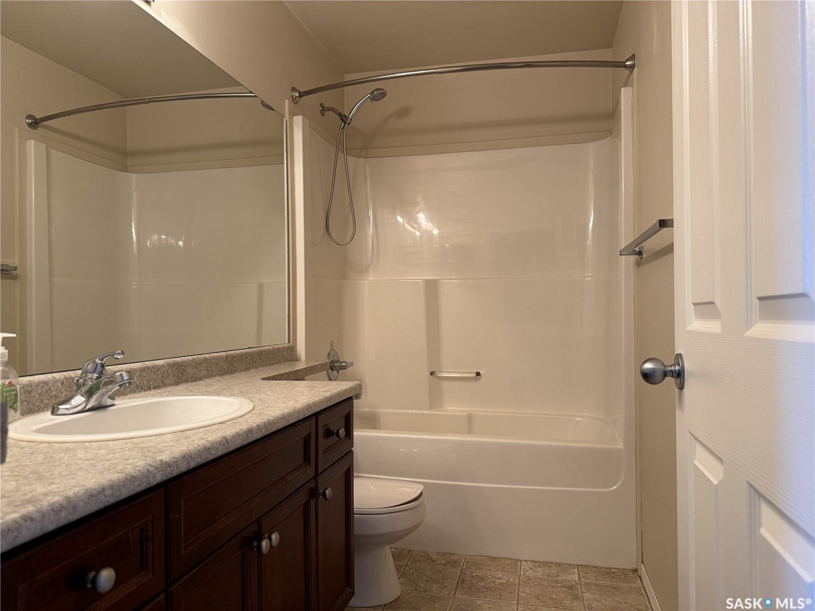 158 East Hampton Boulevard, Saskatoon SK S7R 0A7