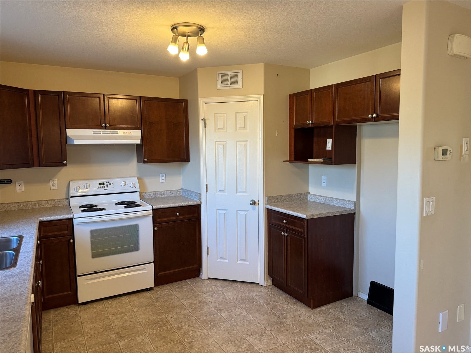 158 East Hampton Boulevard, Saskatoon SK S7R 0A7