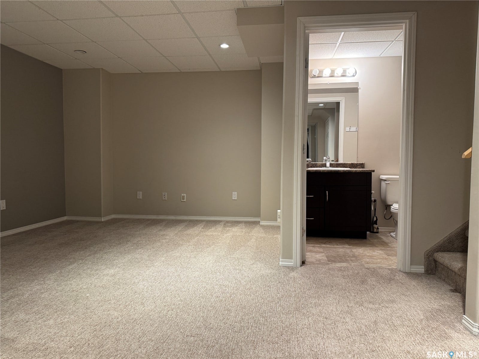 158 East Hampton Boulevard, Saskatoon SK S7R 0A7