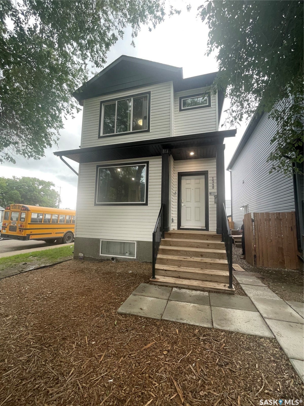 1530 B Avenue N, Saskatoon SK S7L 1H1