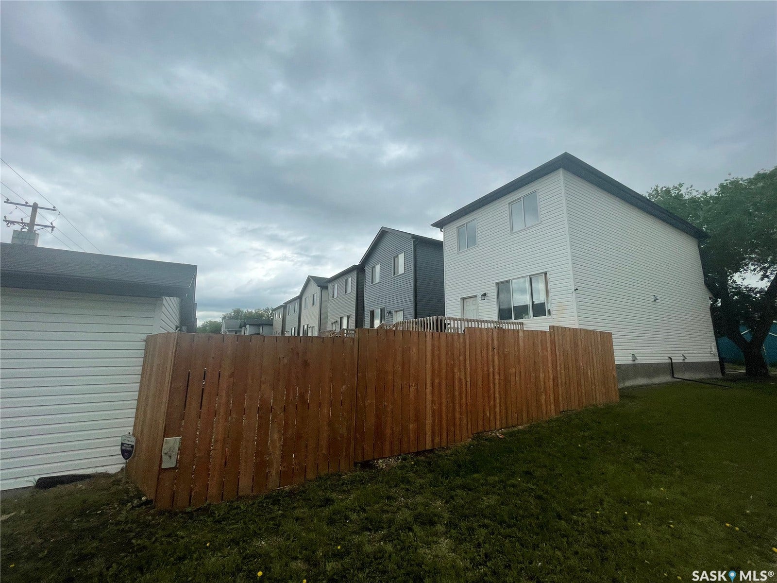 1530 B Avenue N, Saskatoon SK S7L 1H1