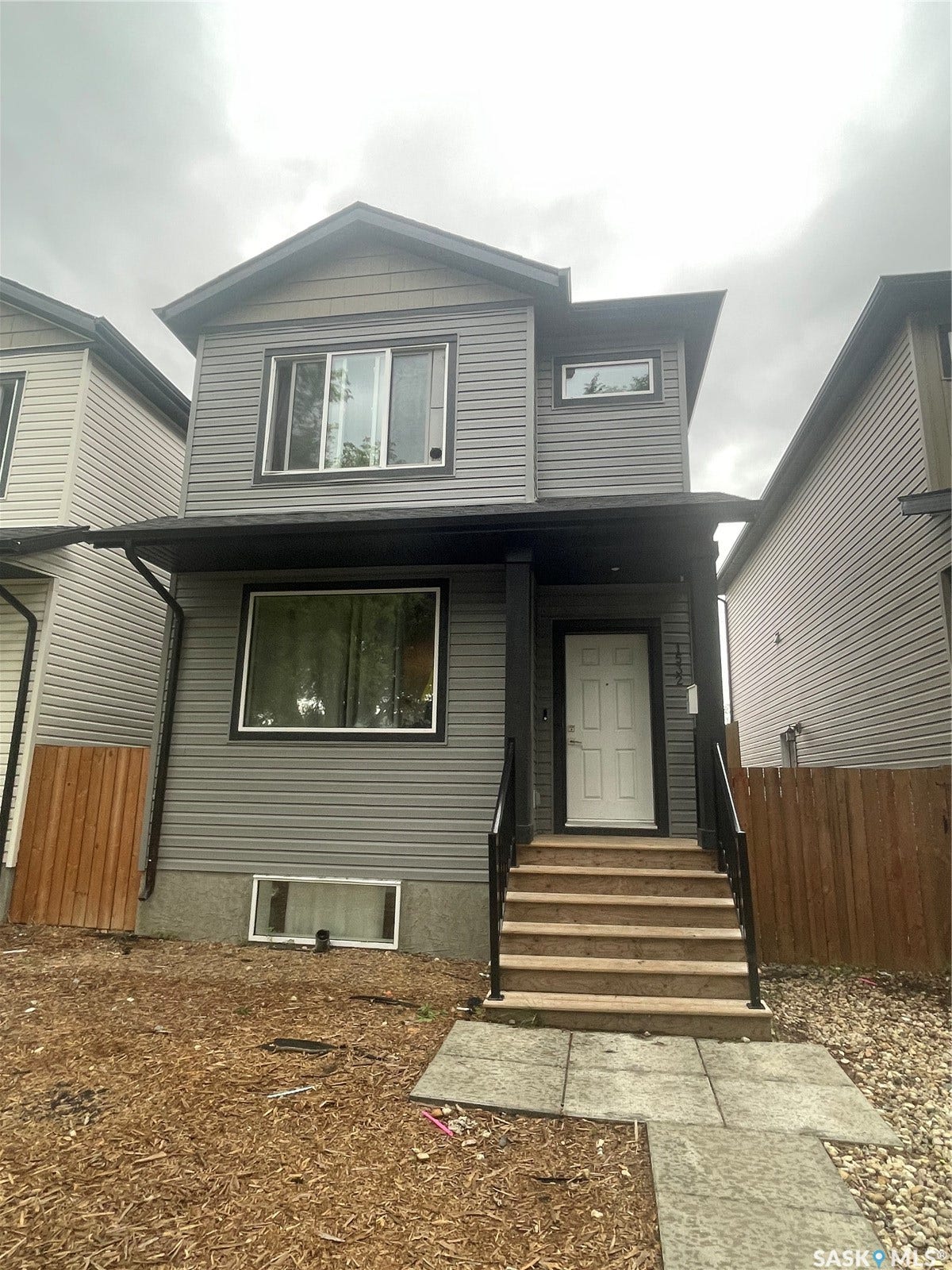 1530 B Avenue N, Saskatoon SK S7L 1H1