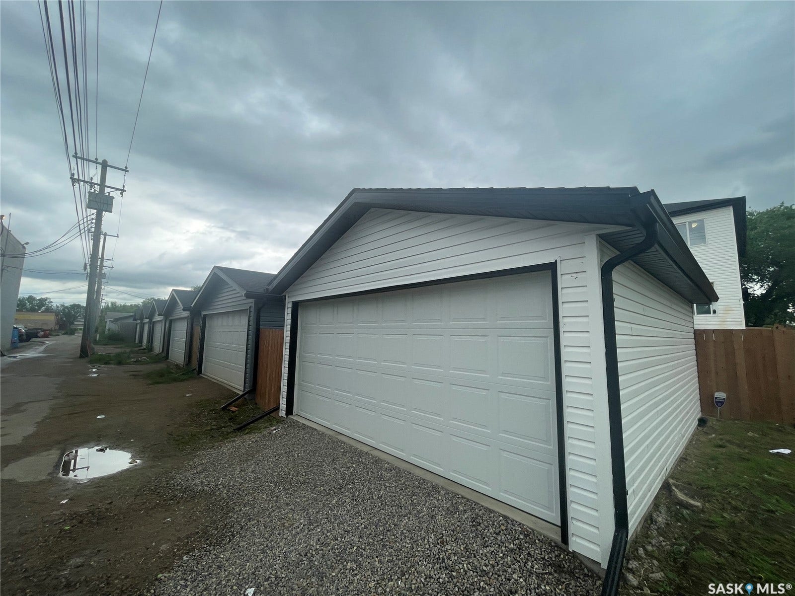 1530 B Avenue N, Saskatoon SK S7L 1H1