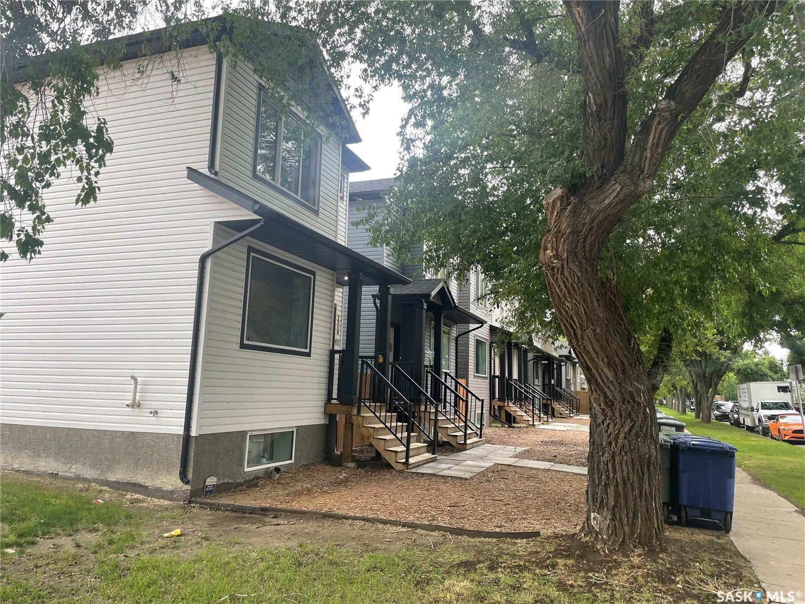 1530 B Avenue N, Saskatoon SK S7L 1H1