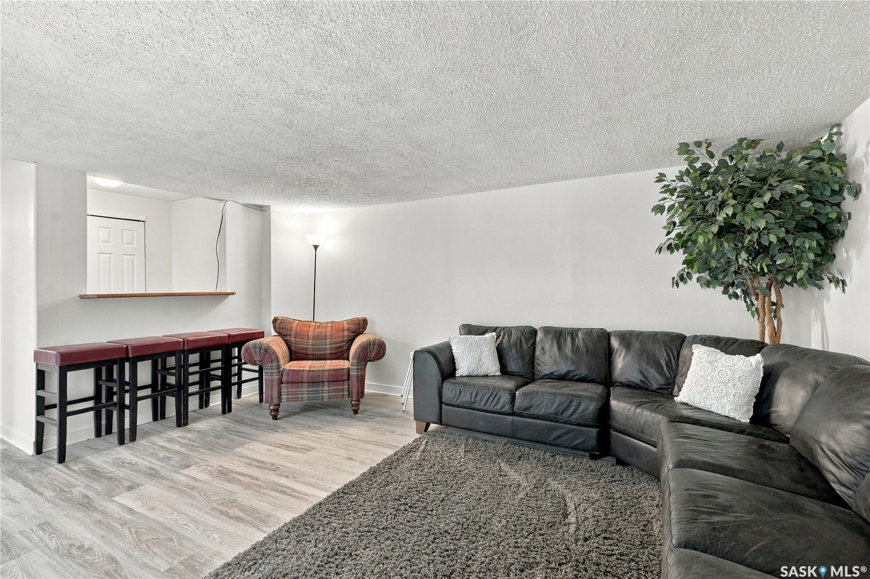 222 Smith Road, Saskatoon SK S7M 4Z5