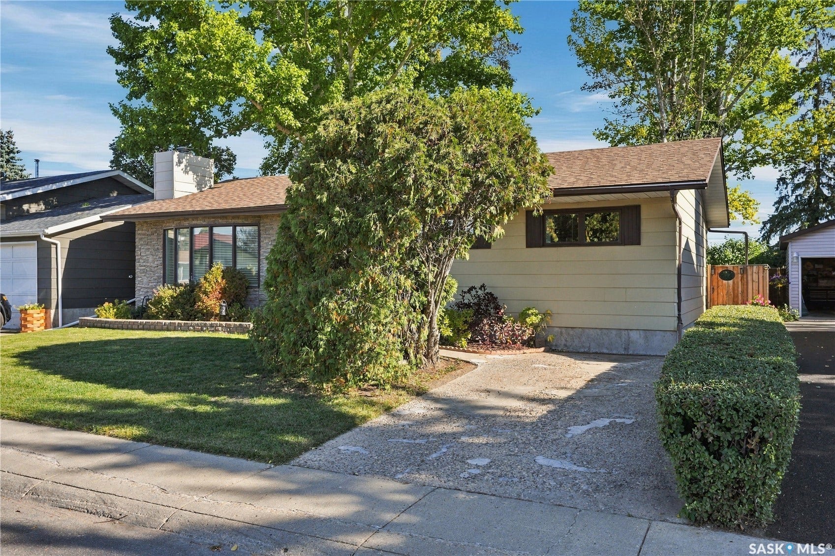 222 Smith Road, Saskatoon SK S7M 4Z5