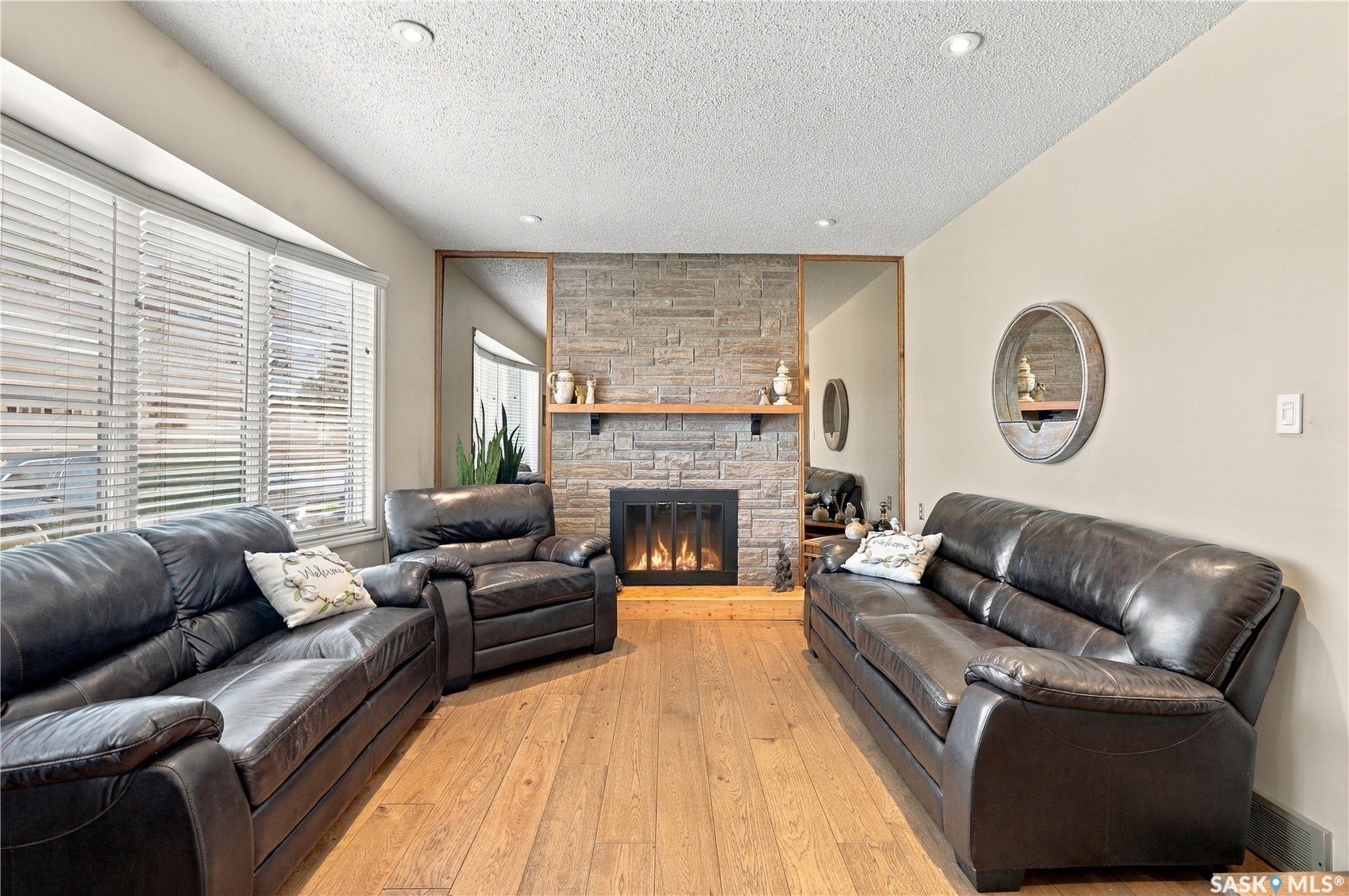 222 Smith Road, Saskatoon SK S7M 4Z5