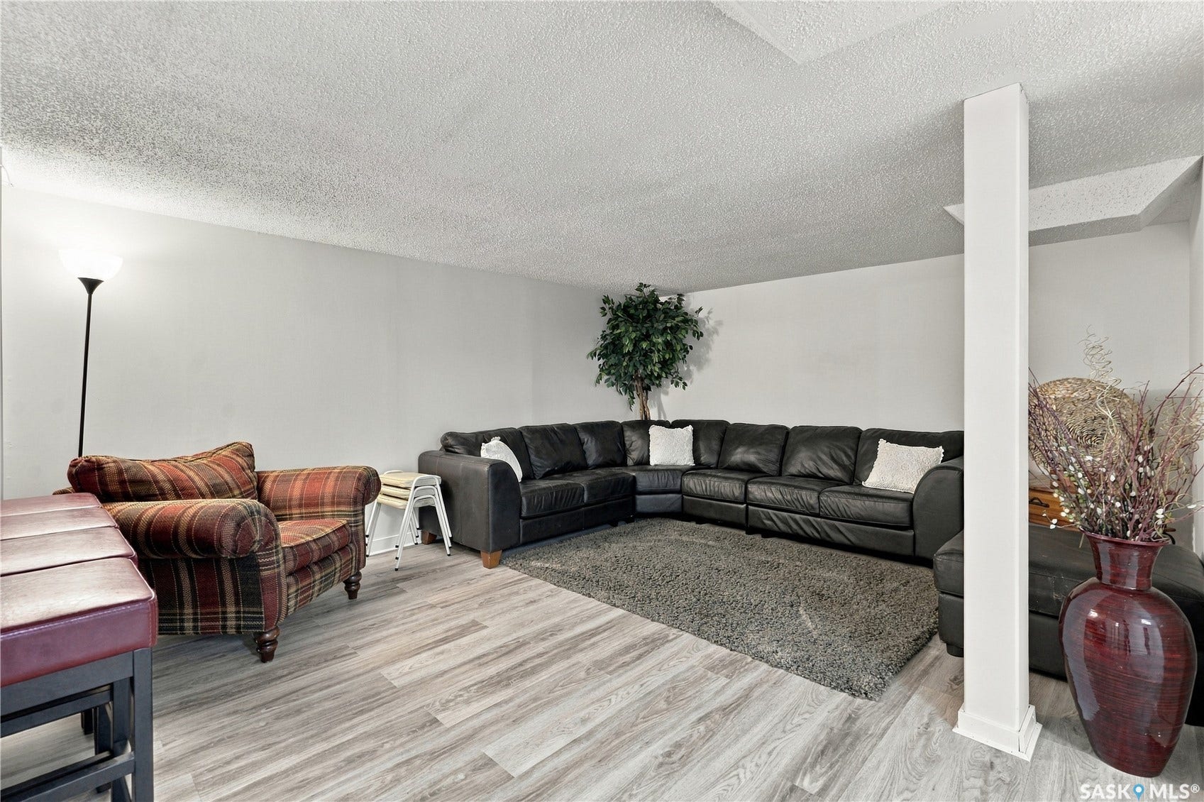 222 Smith Road, Saskatoon SK S7M 4Z5