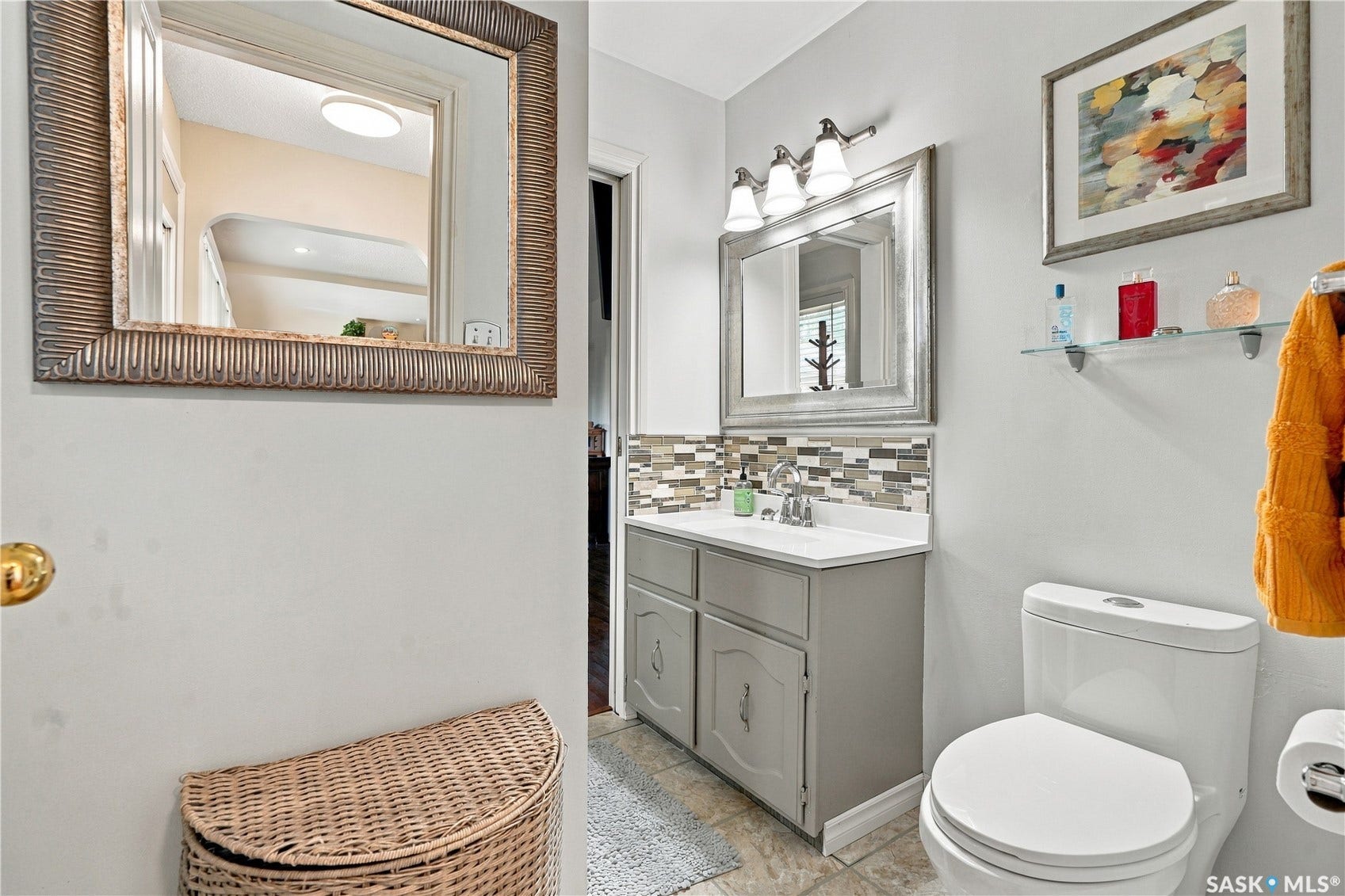 222 Smith Road, Saskatoon SK S7M 4Z5