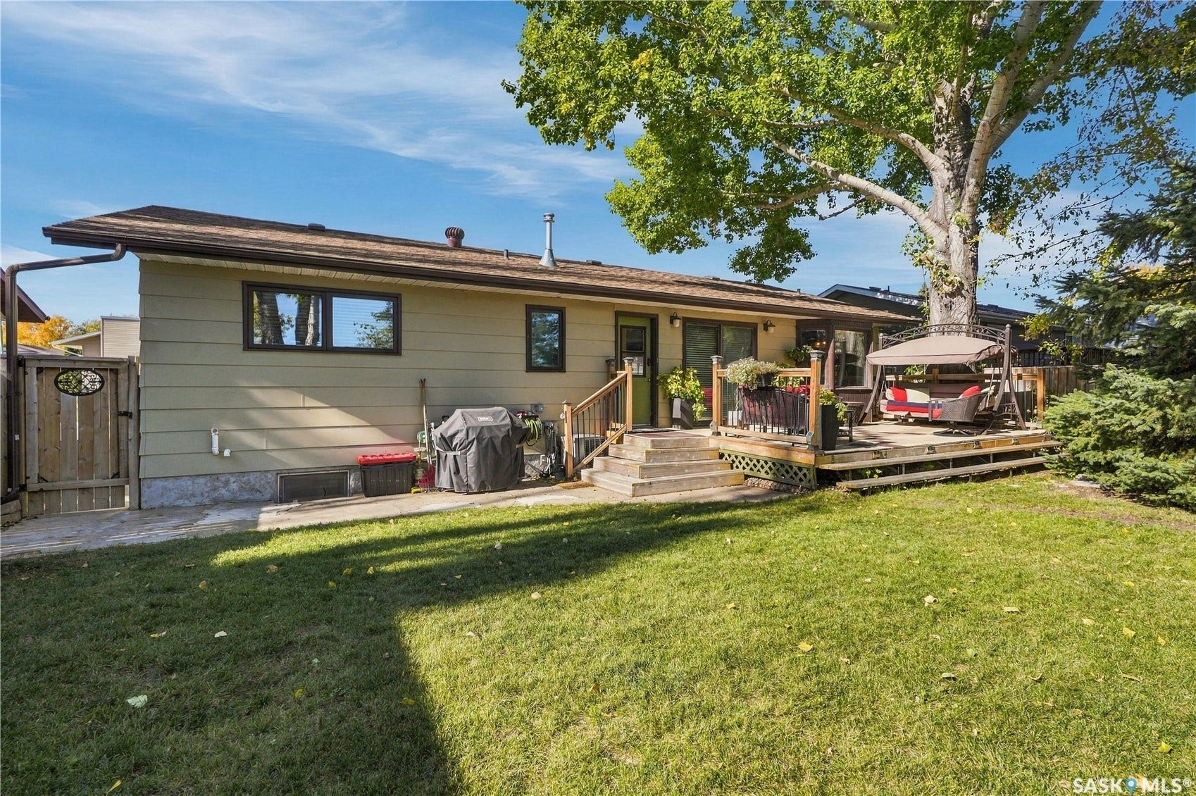 222 Smith Road, Saskatoon SK S7M 4Z5