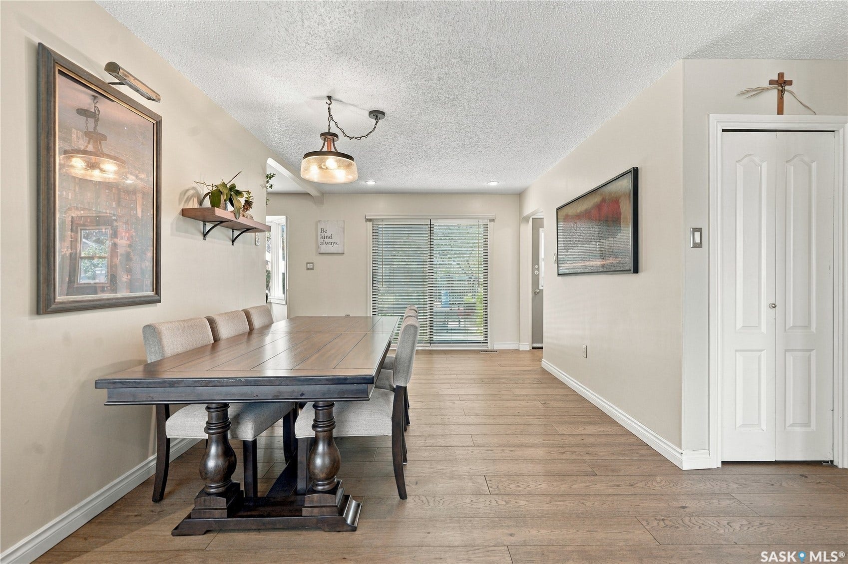 222 Smith Road, Saskatoon SK S7M 4Z5