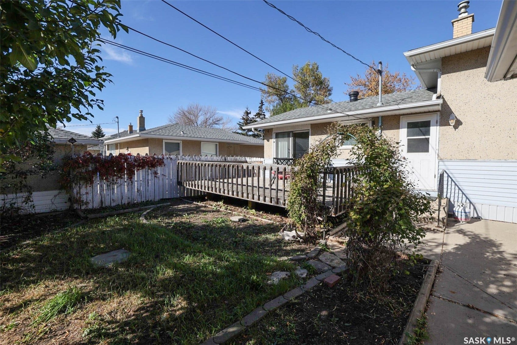 1425 9th Avenue N, Regina SK S4R 0E6